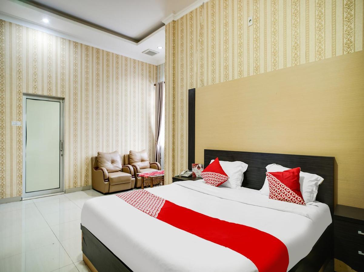 באליג'ה Capital O 540 Esther Hotel מראה חיצוני תמונה